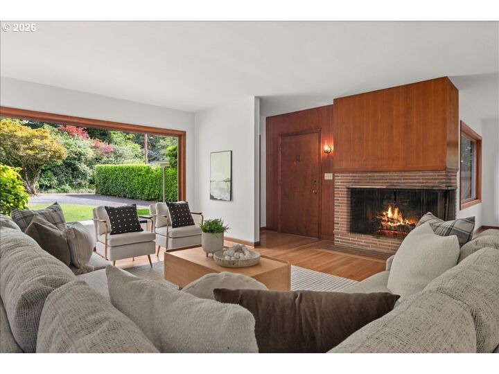 Property Photo:  1710 SW Broadway Dr  OR 97201 