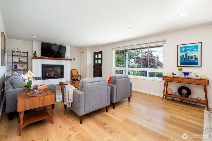 Property Photo:  2515 S 118th Street  WA 98168 