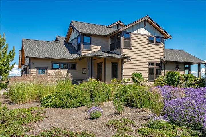 Property Photo: 9428 Turnstone Lane 31 WA 98230