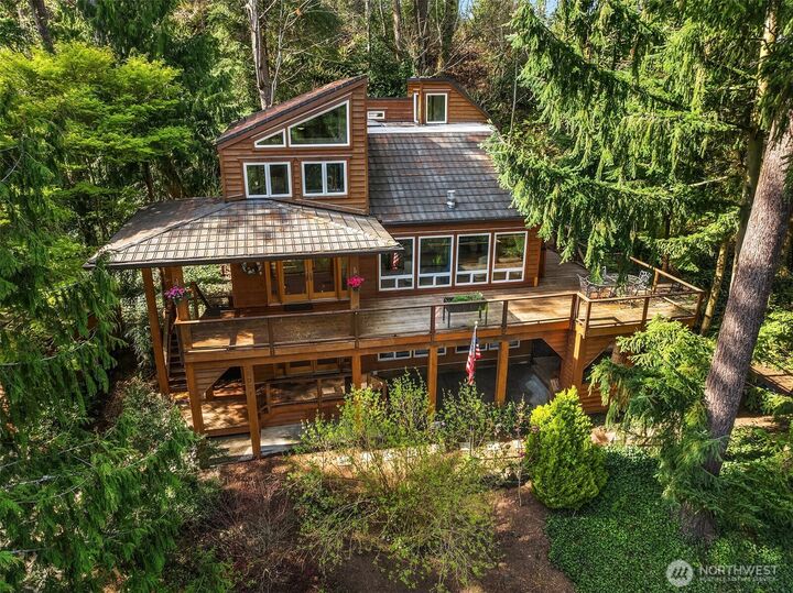 Property Photo:  5021 E Mercer Way  WA 98040 
