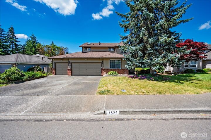 Property Photo: 1529 Ilwaco Avenue NE WA 98059