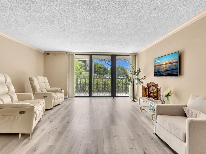 Property Photo:  1350 River Reach Drive 111  FL 33315 