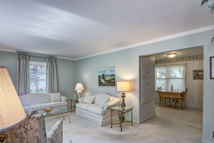 Property Photo:  