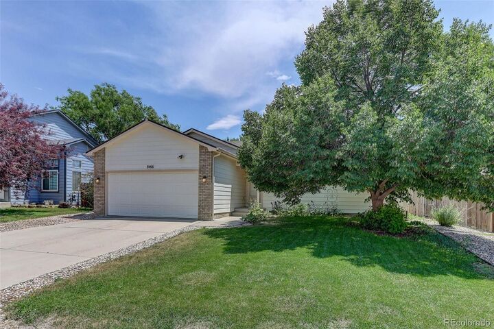 Property Photo:  8466 Keenland Way  CO 80549 