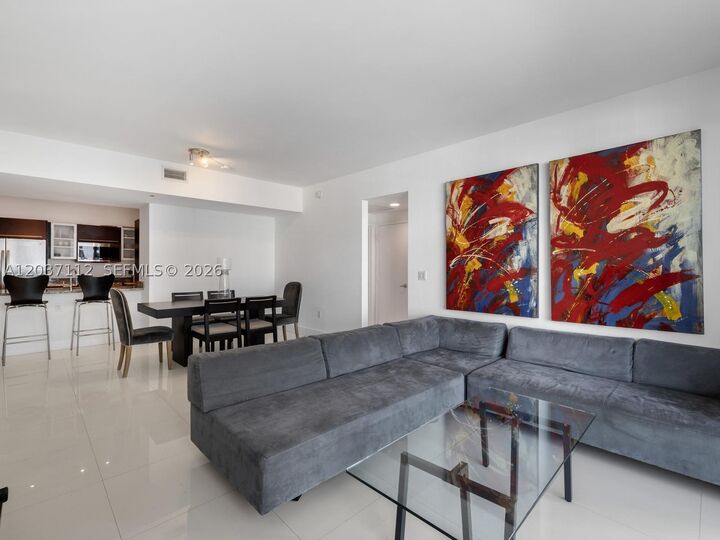Property Photo:  950 Brickell Bay Dr 1404  FL 33131 
