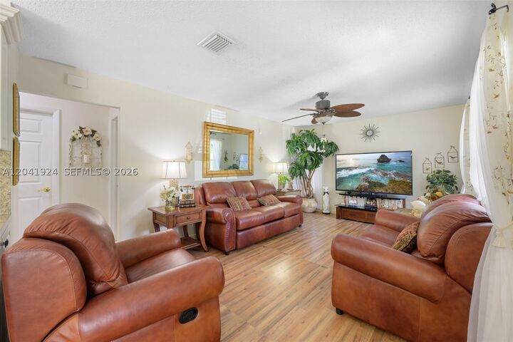 Property Photo: 906 SW 8th Ave FL 33009