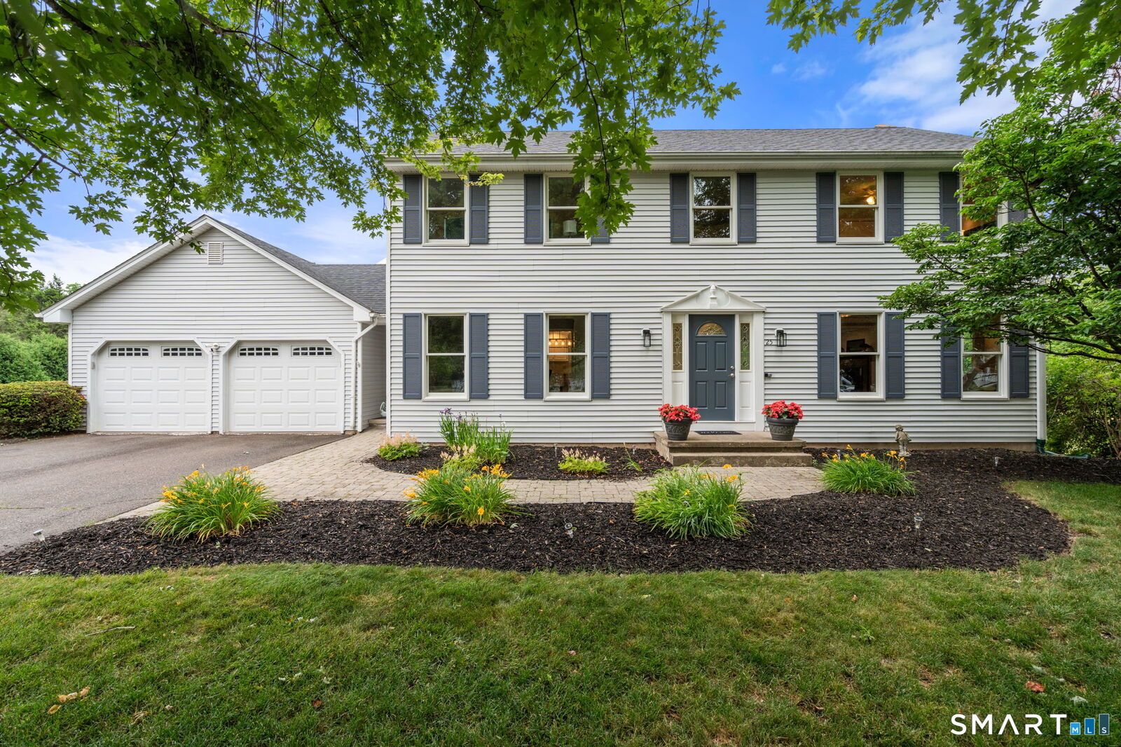 Property Photo:  25 Vincent Circle  CT 06074 