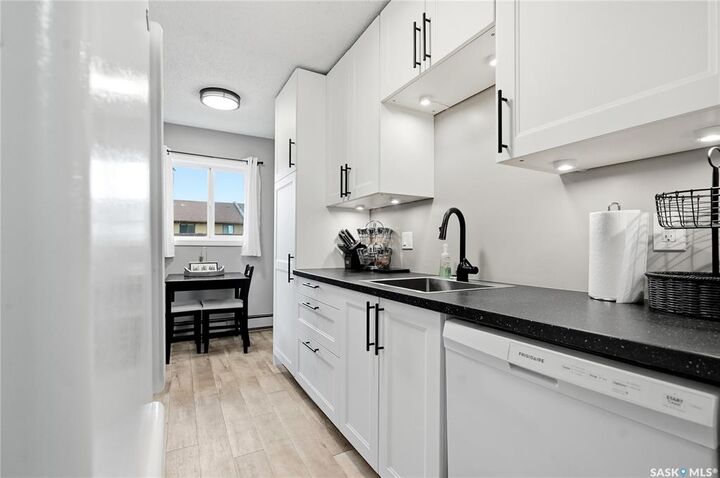 Property Photo: 833 Wollaston Crescent 307 SK S7J 4G1