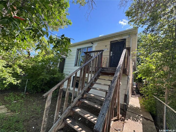 1633 Retallack Street — photo 1