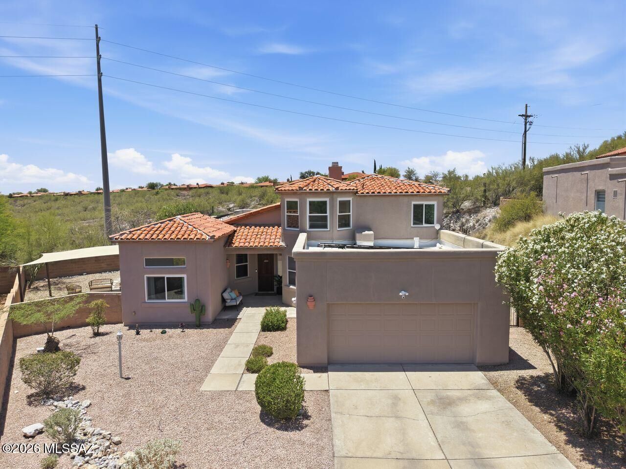 Property Photo:  5621 N Placita Paisaje  AZ 85750 