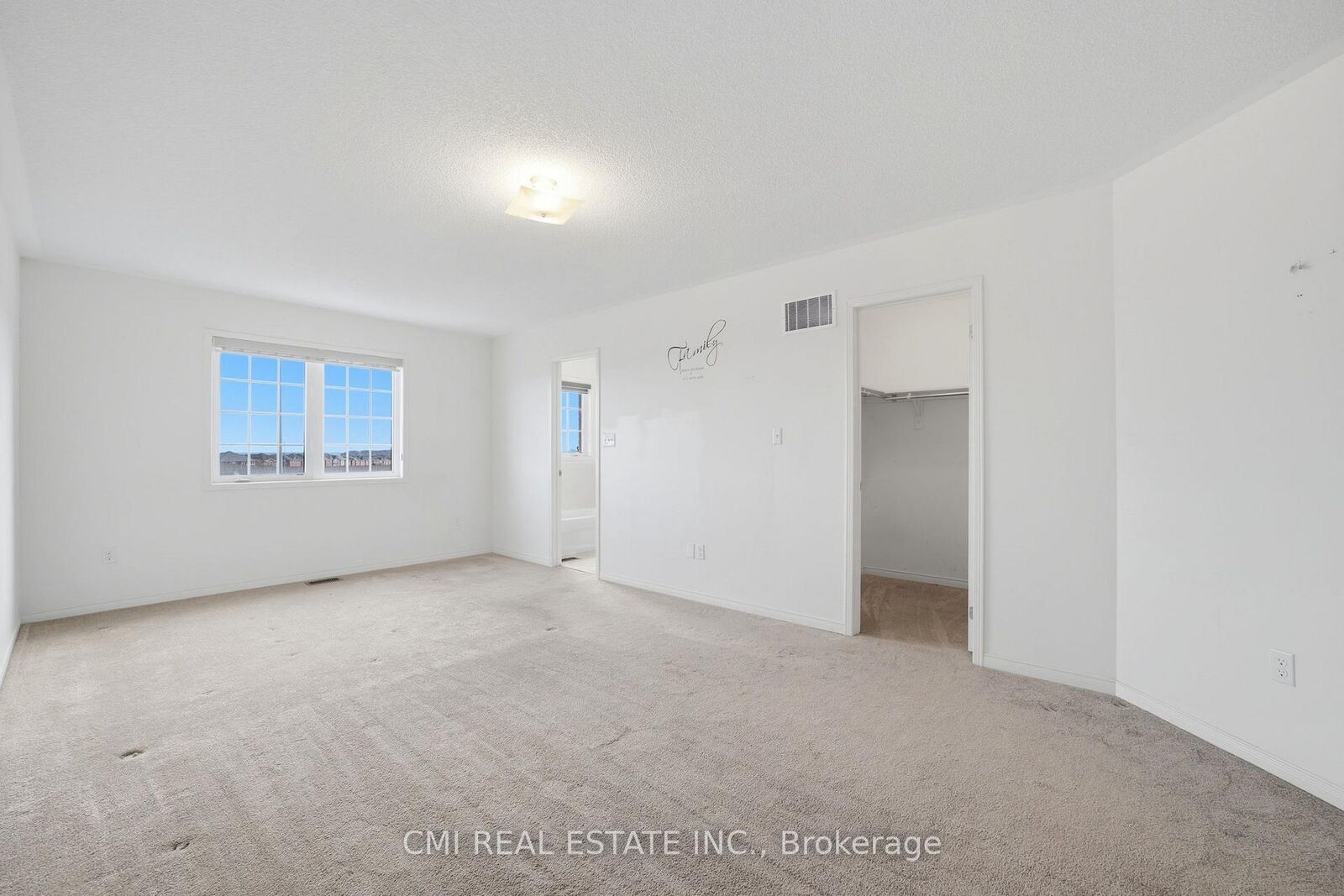 Property Photo: 14 Gulfbrook Circle ON L6Z 0B6