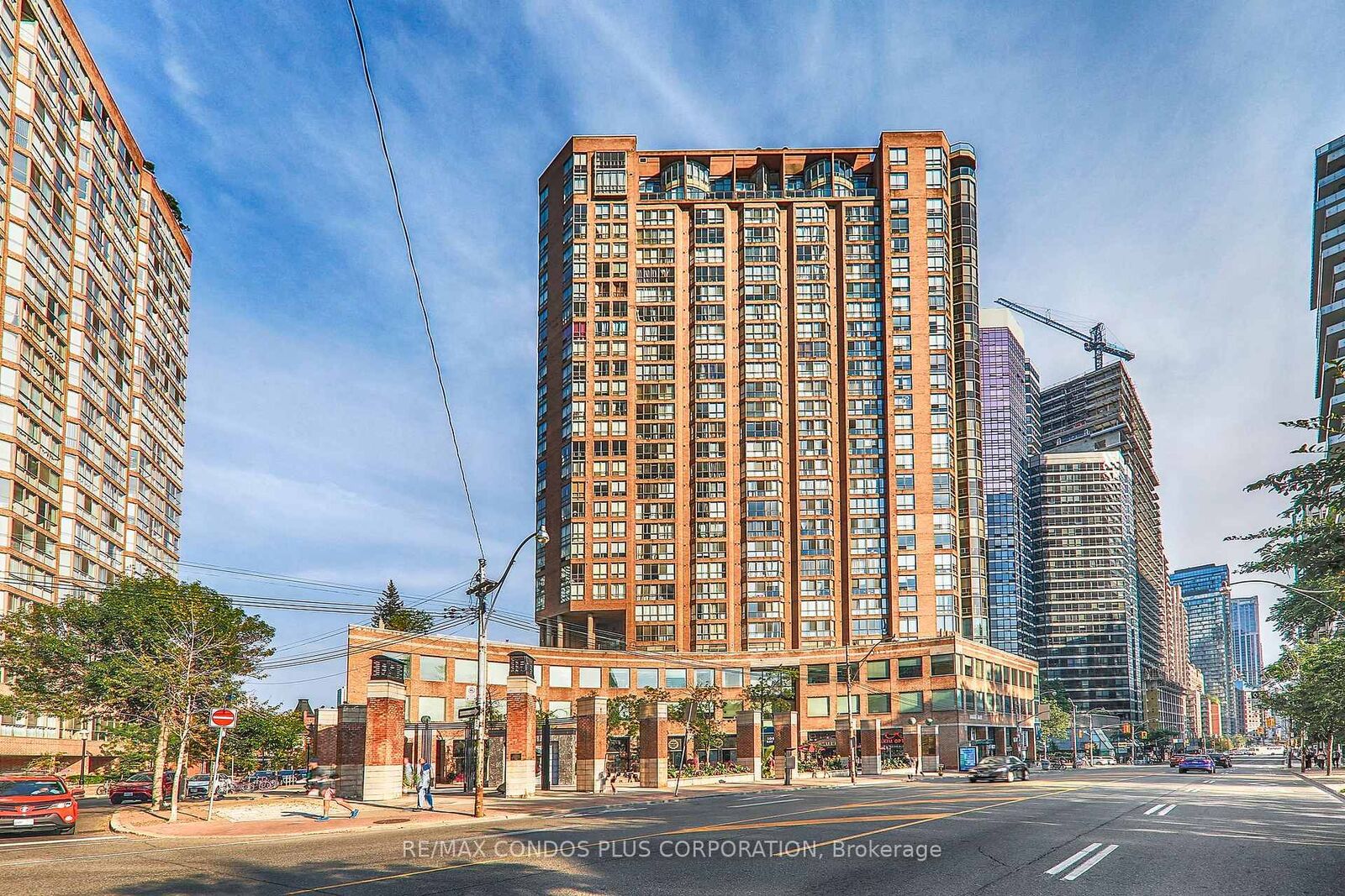 Property Photo: 44 St Joseph Street 1215 ON M4Y 2W4