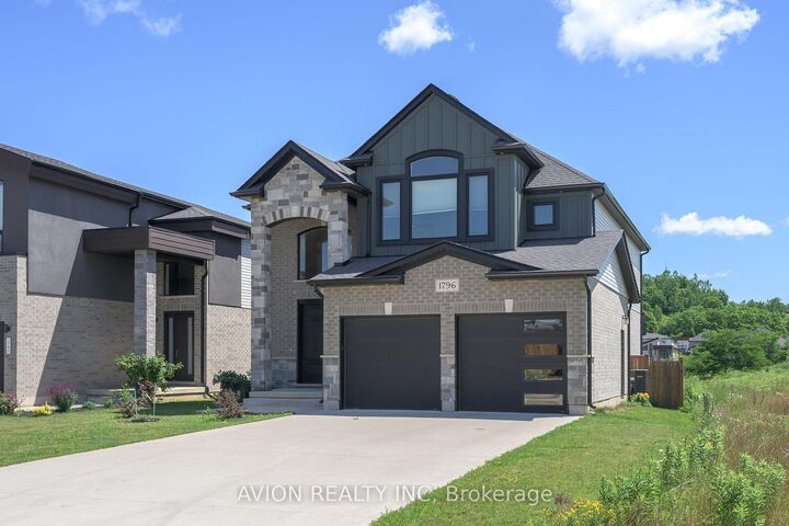 Property Photo: 1796 Brayford Avenue ON N6K 0H4