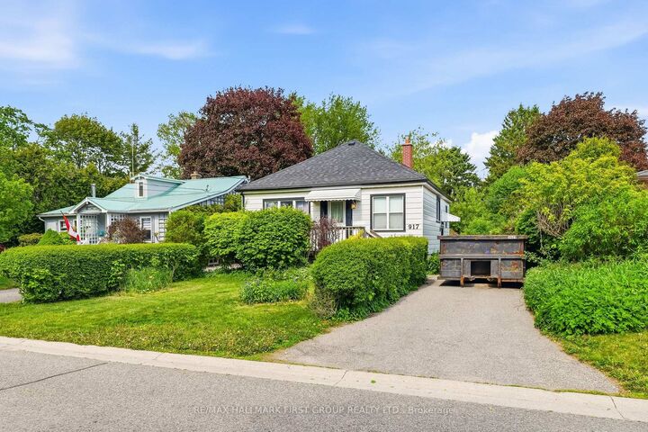 Property Photo:  917 Green Street  ON L1N 4G4 