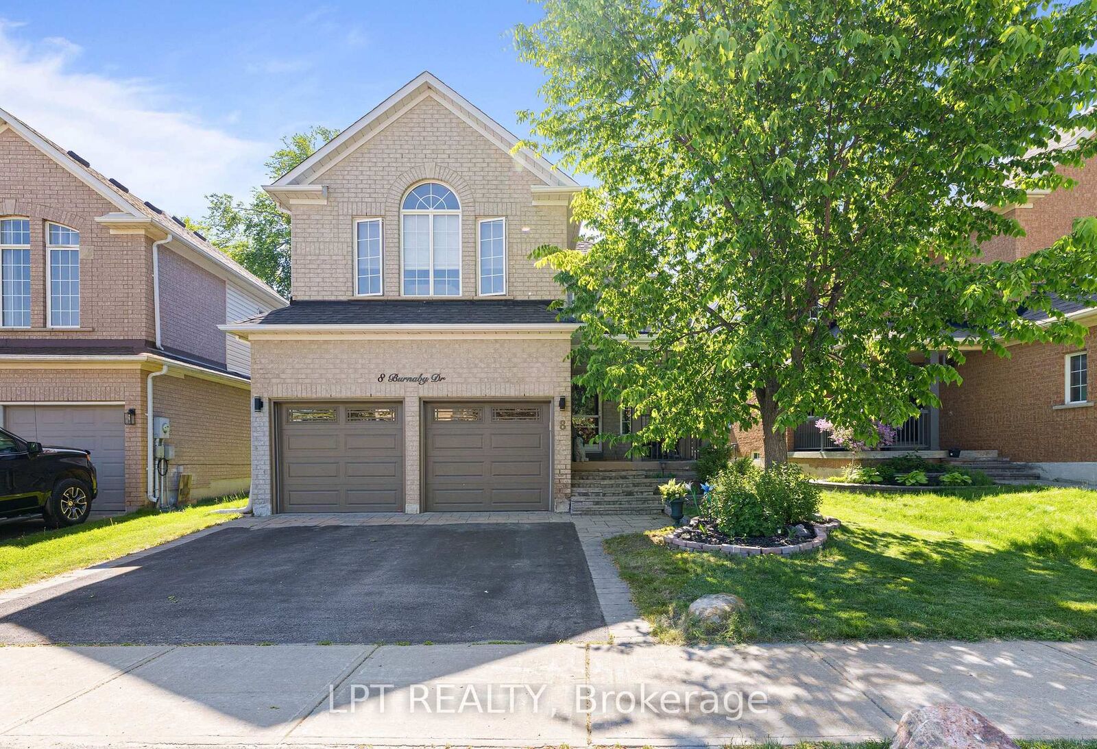 Property Photo:  8 Burnaby Drive  ON L4P 3Z1 