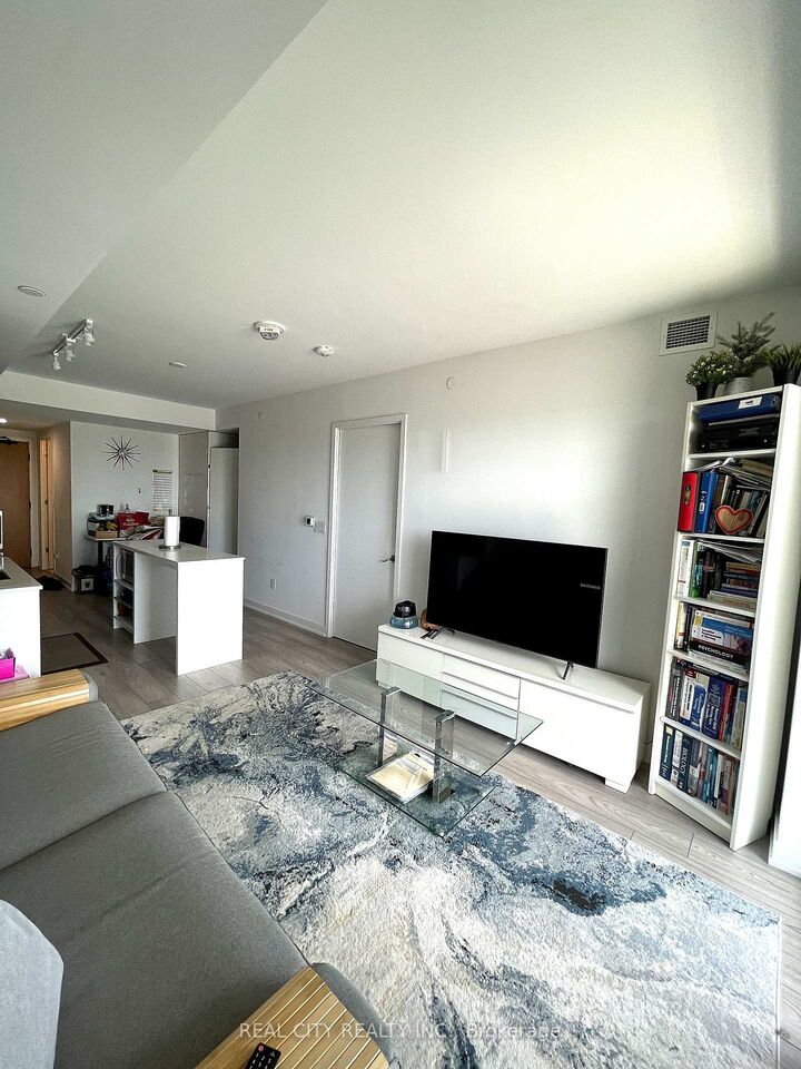 Property Photo: 8 Tippett Road 808 ON M3H 0E7