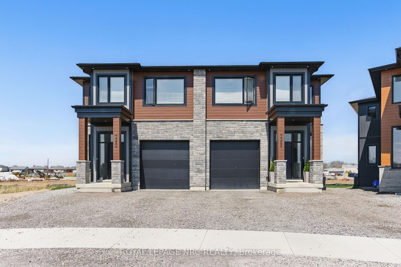 Property Photo:  7386 Splendour Drive  ON L2H 3V8 