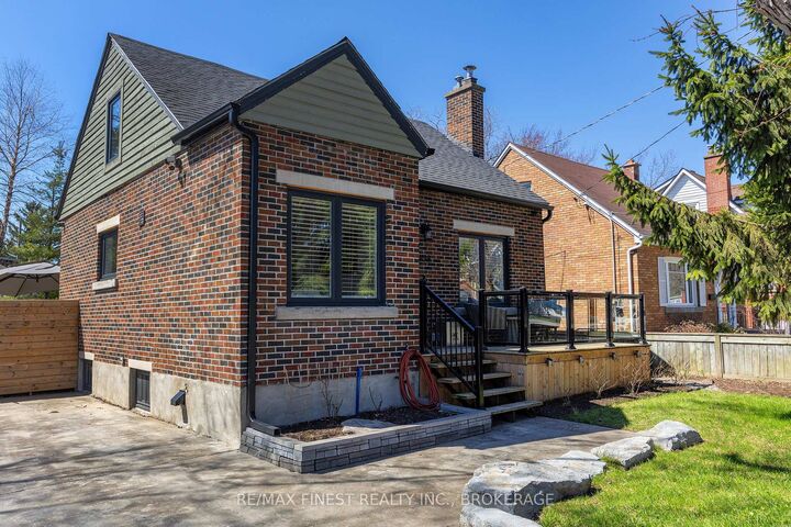 Property Photo:  258 College Street  ON K7L 4M2 