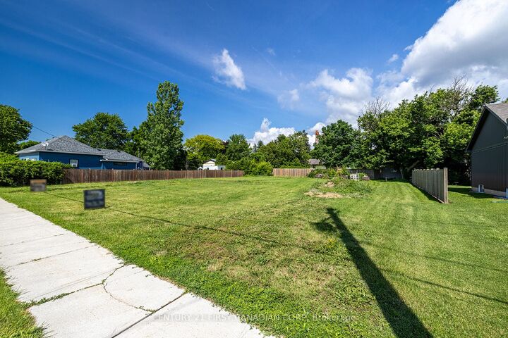 Property Photo:  27748 Kerwood Road  ON N0M 2B0 