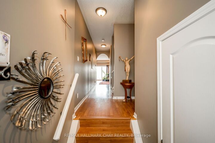 Property Photo:  488 Yonge Street 9  ON L4N 4E2 