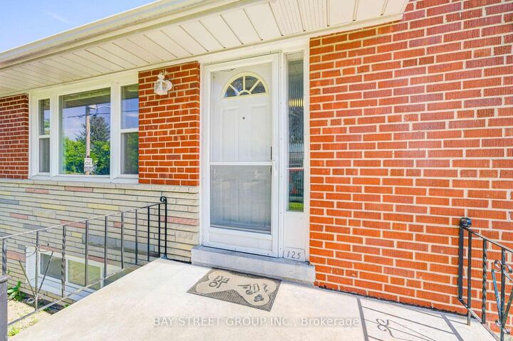 Property Photo: 125 Connaught Avenue ON M2M 1H1