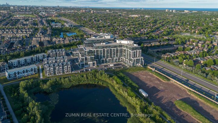 405 Dundas Street W 526 — photo 1