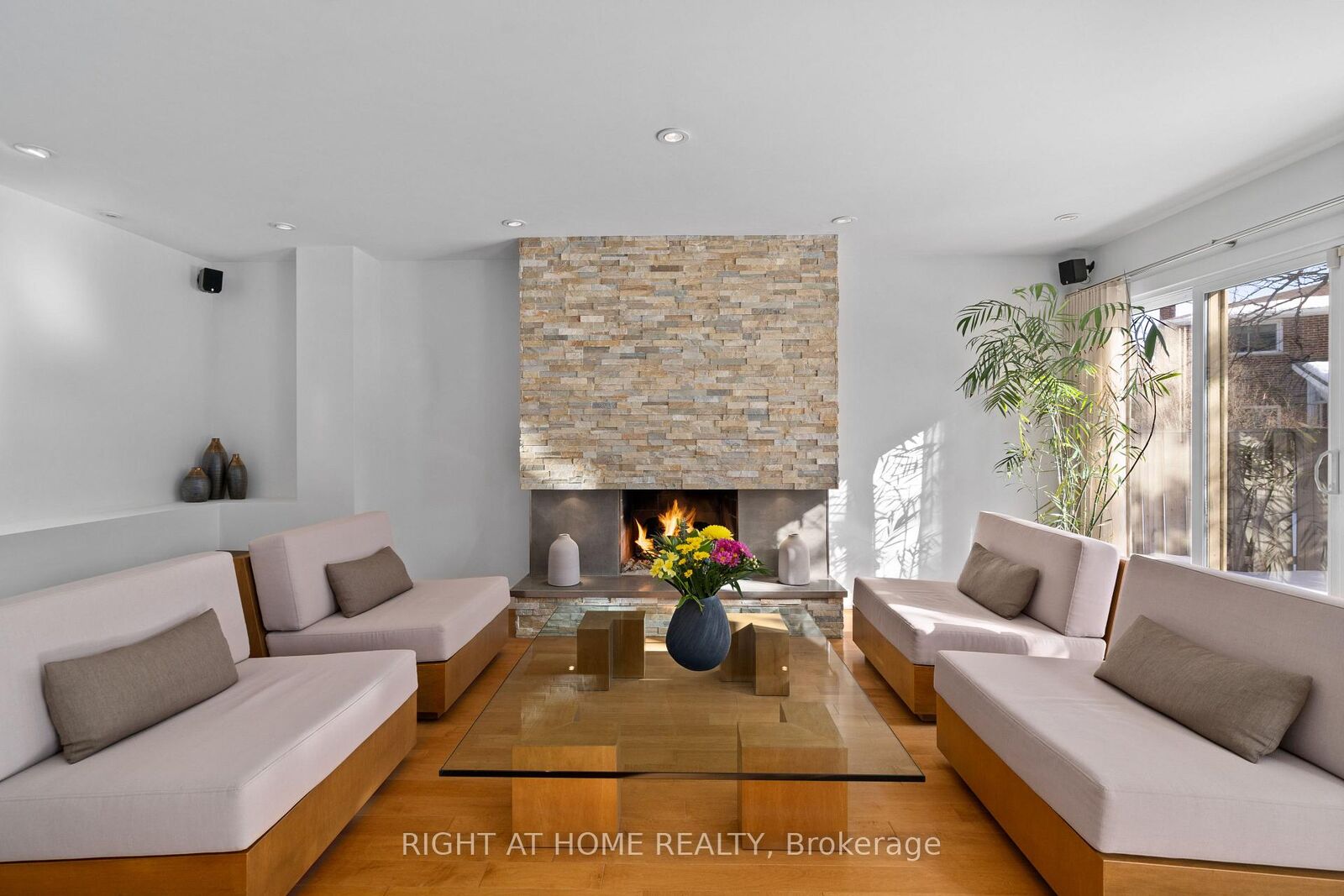 Property Photo: 54 London Road ON L3Y 6A2