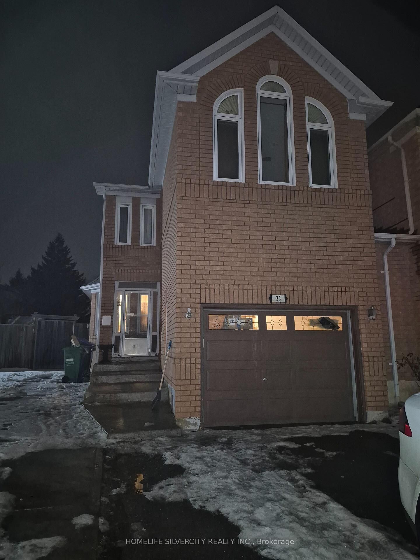 Property Photo:  35 Alaskan Summit Court  ON L6R 1P1 