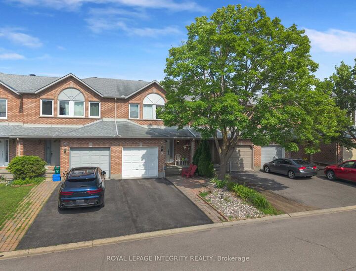 Property Photo: 7 Westpointe Crescent ON K2G 5Z1