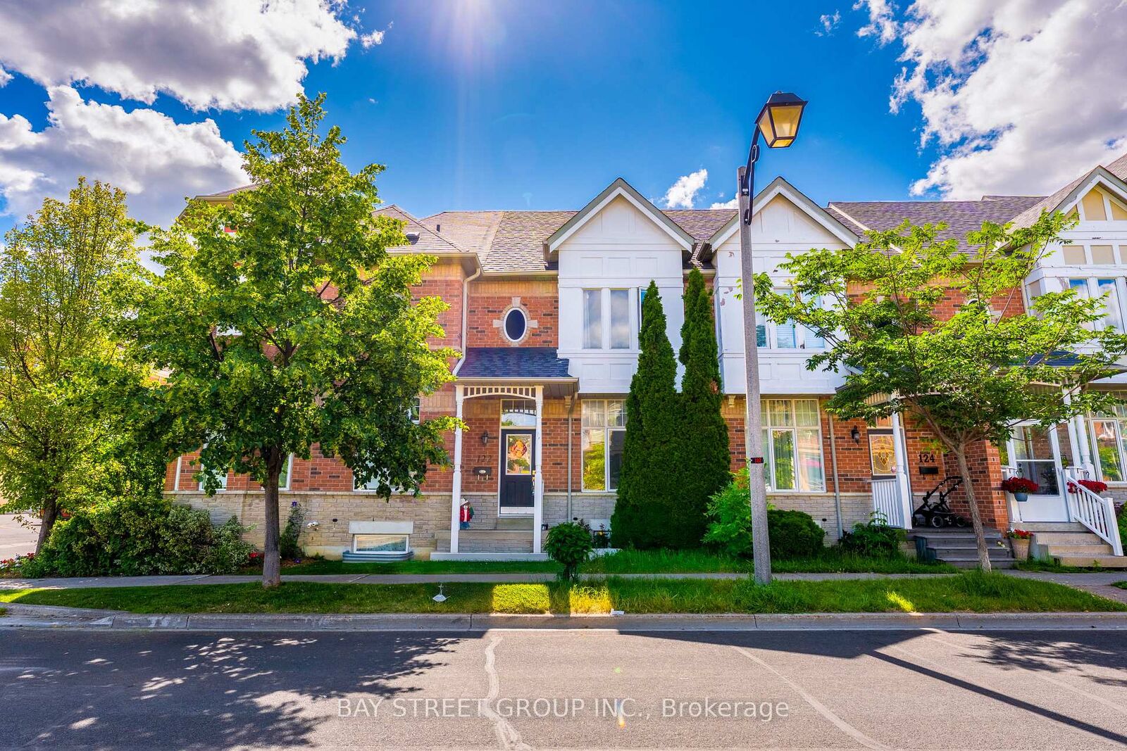 Property Photo: 122 Walkerville Road ON L6B 1B6
