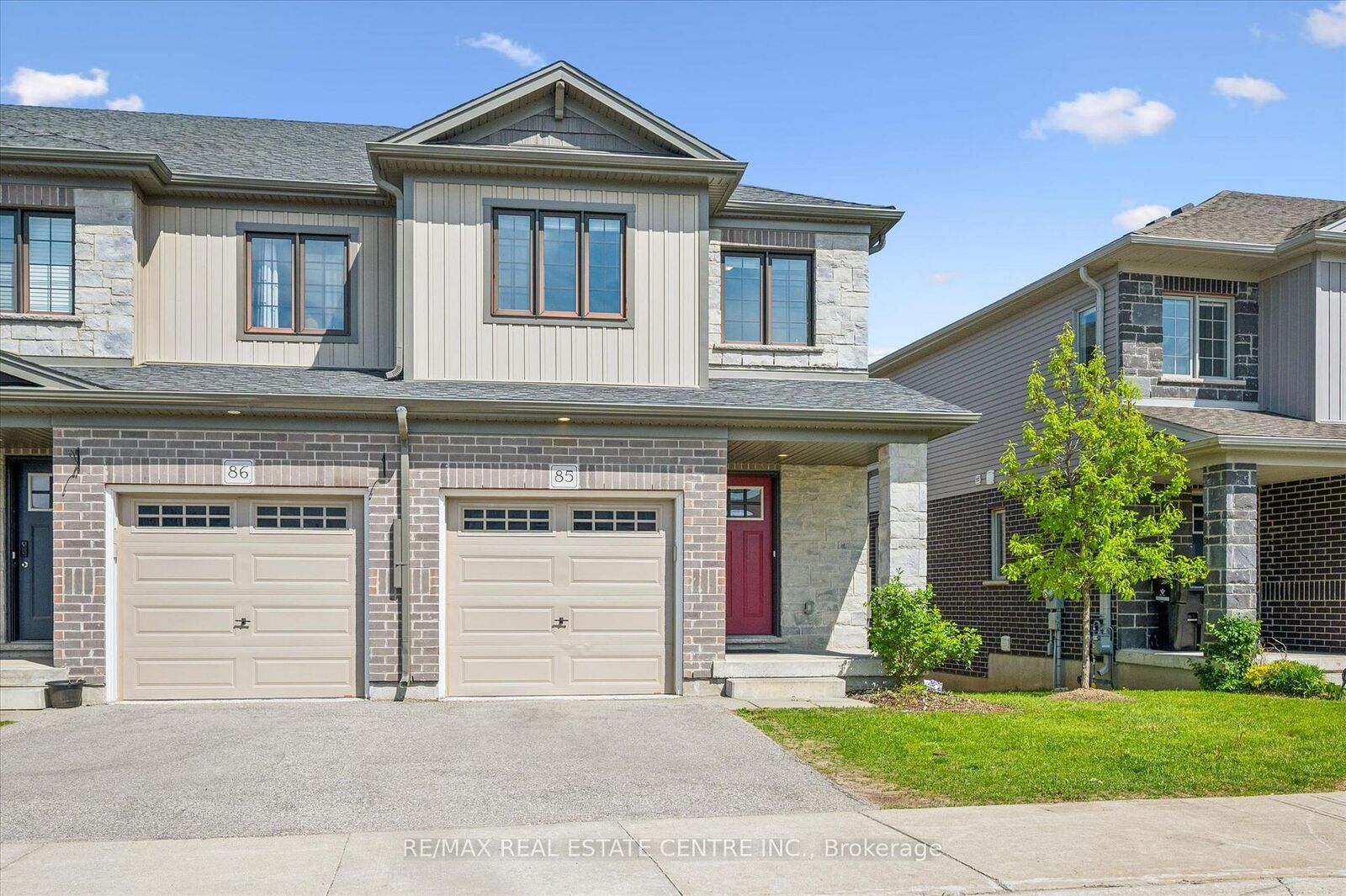 Photo de la propriété:  135 Hardcastle Drive 85  ON N1S 0B6 