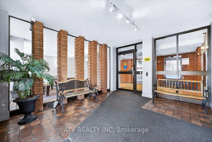 Property Photo:  151 La Rose Avenue 804  ON M9P 1B3 