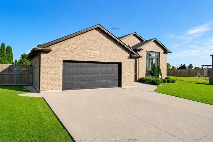 Property Photo: 3 Sara Boulevard ON N0R 1B0