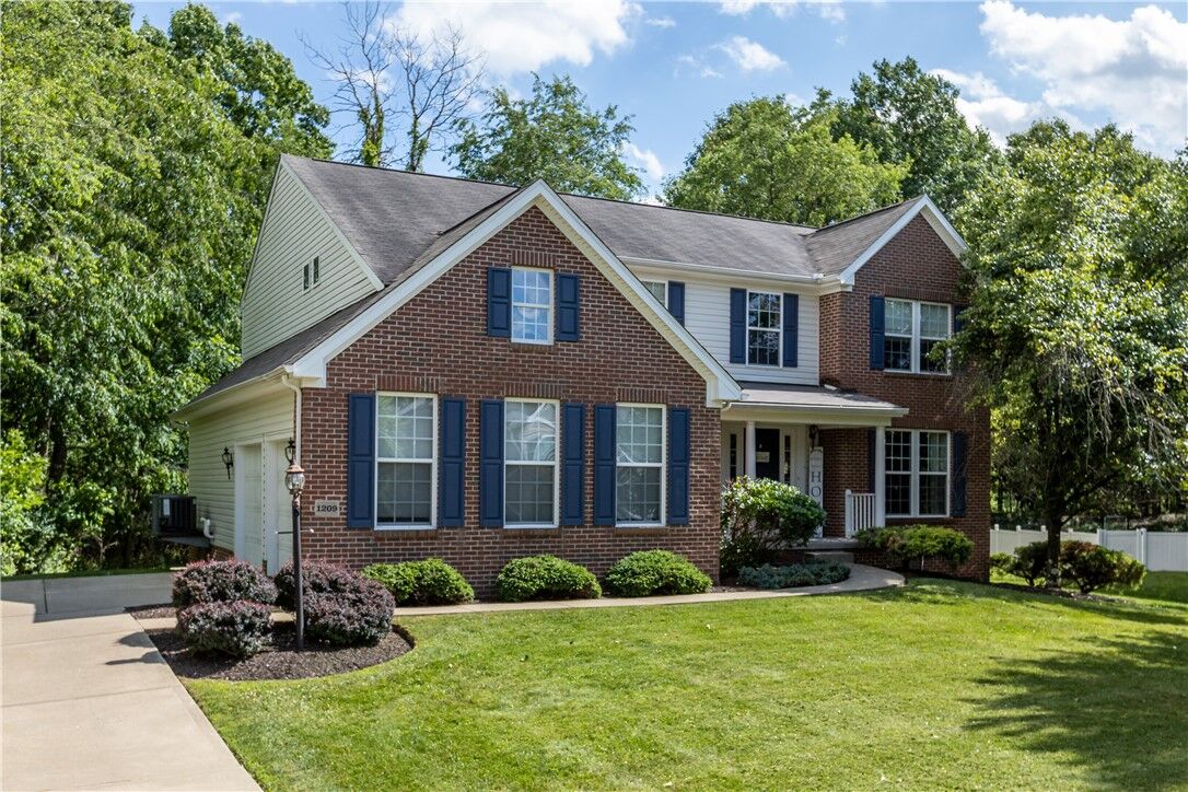 Property Photo:  1209 Pin Oak Ct  PA 15044 