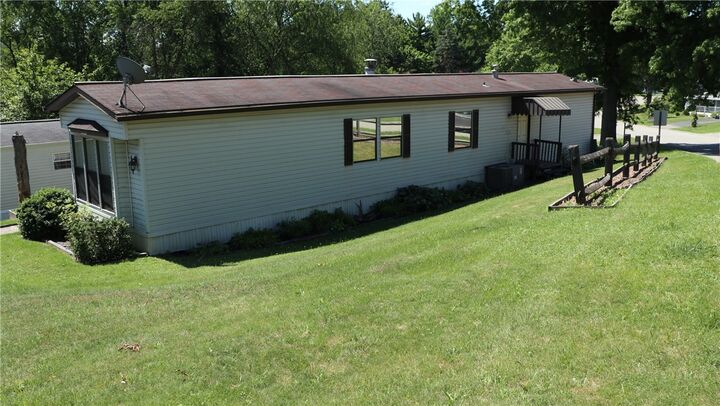 Property Photo:  200 Forest Dr  PA 16066 