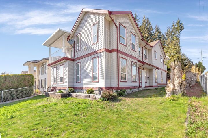 8067 Cedar Street — photo 1