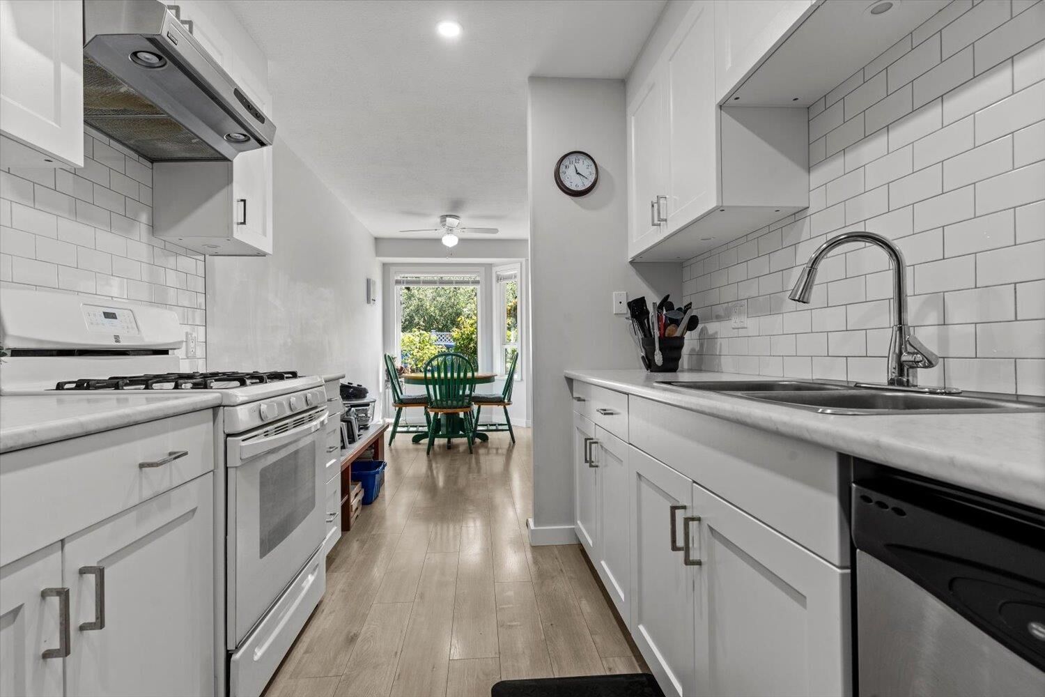Property Photo: 46191 Cessna Drive 7 BC V2P 1A7