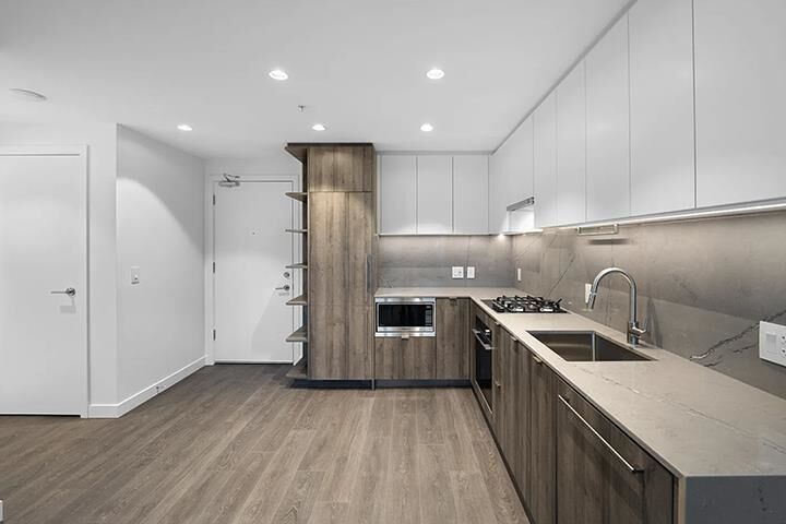 Property Photo: 505 Nelson Street 2207 BC V3J 0R5