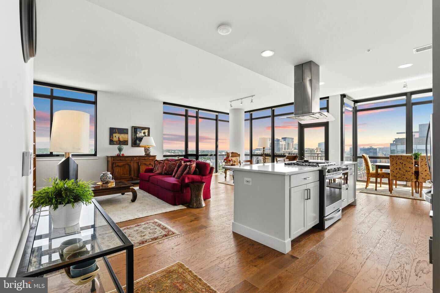 Property Photo:  2000 Clarendon Boulevard 1105  VA 22201 