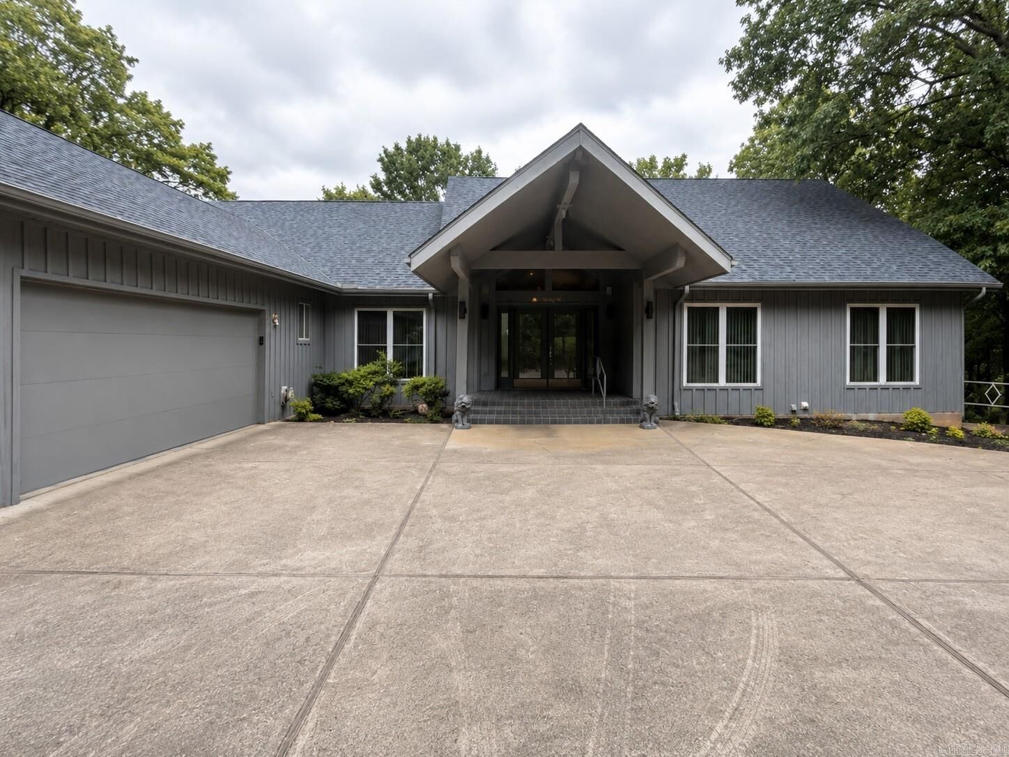 Property Photo: 56 N Lakeshore Drive AR 72529