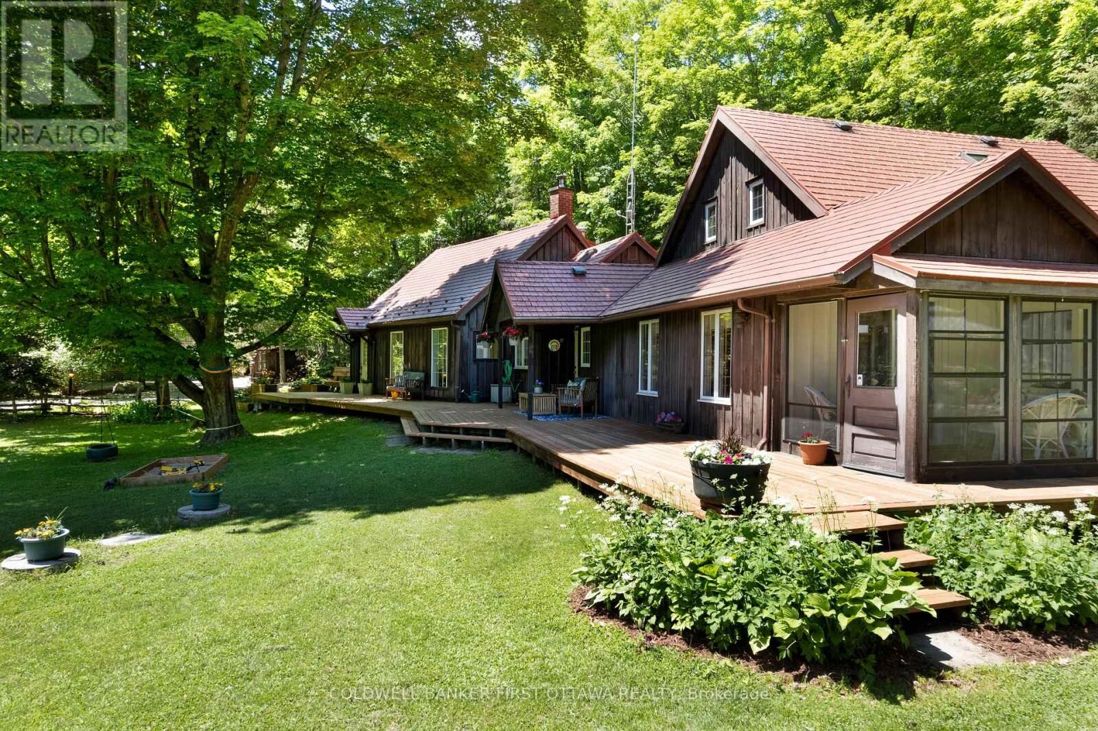 Property Photo:  1358 Rideau Ferry Road  ON K7H 3C7 