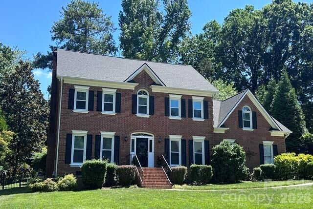 Property Photo:  10516 Hollybrook Drive  NC 28277 