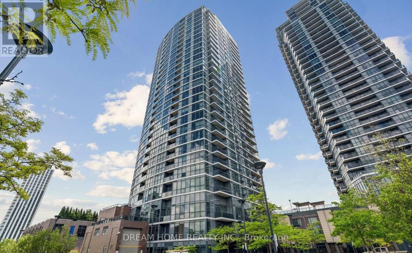 Property Photo:  9 Valhalla Inn Road 1504  ON M9B 0B2 