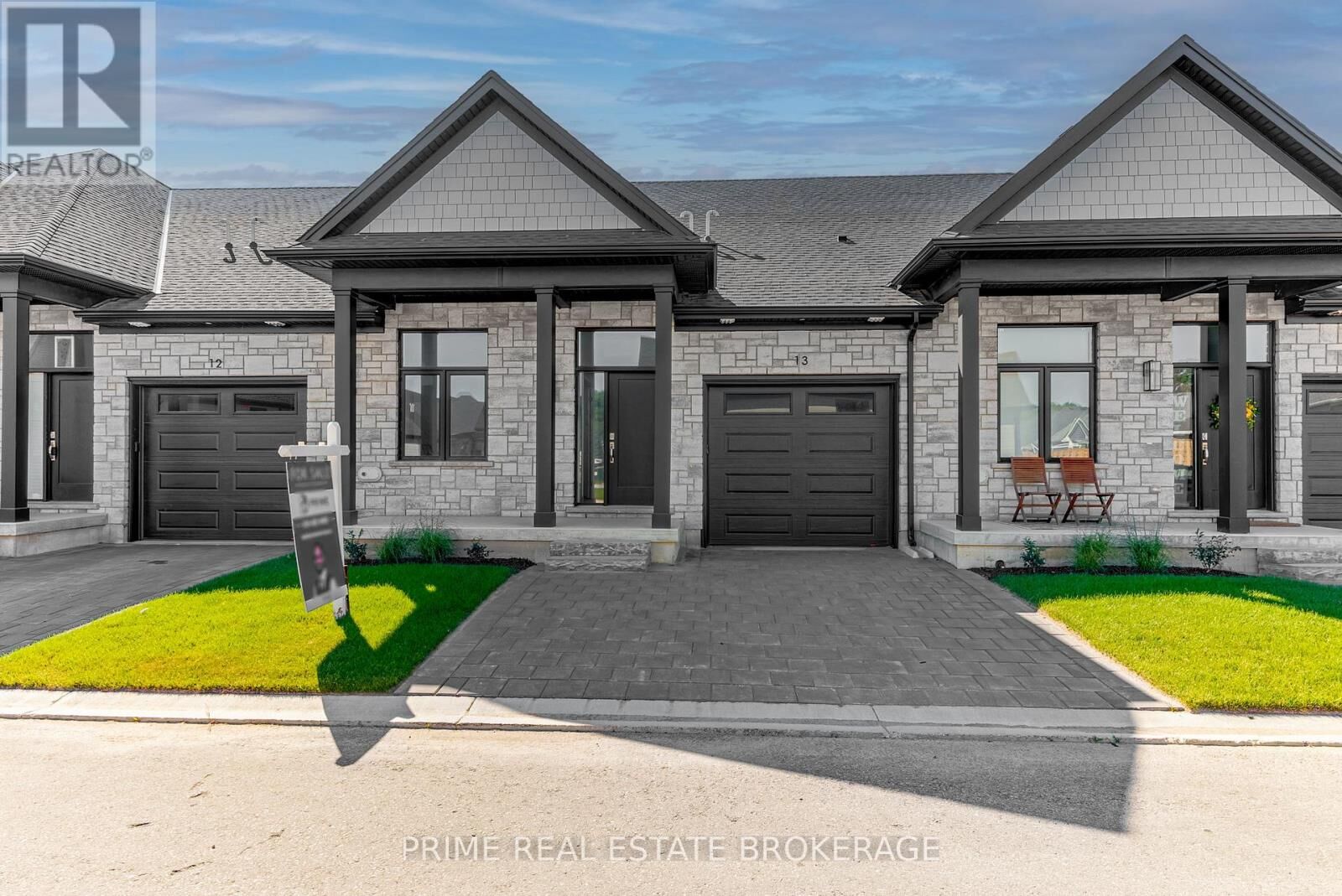 Property Photo: 62 Compass Trail 6 ON N5L 0B4