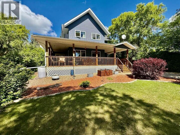 Property Photo:  240 Broad Street  AB T0B 3A0 