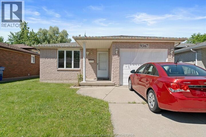 Property Photo:  9347 Tamarack Street  ON N8R 1Y7 