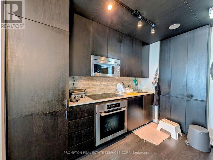 Property Photo:  15 Iceboat Terrace 3105  ON M5V 4A5 