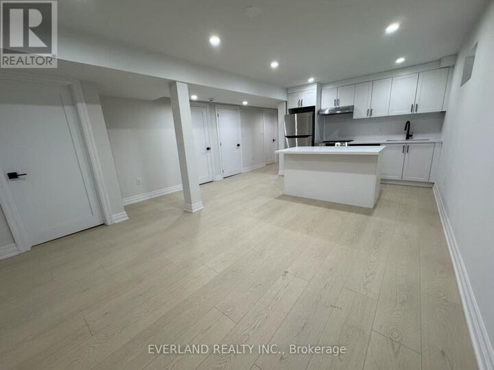 Property Photo:  116 Redondo Drive Bst  ON L4J 7S6 