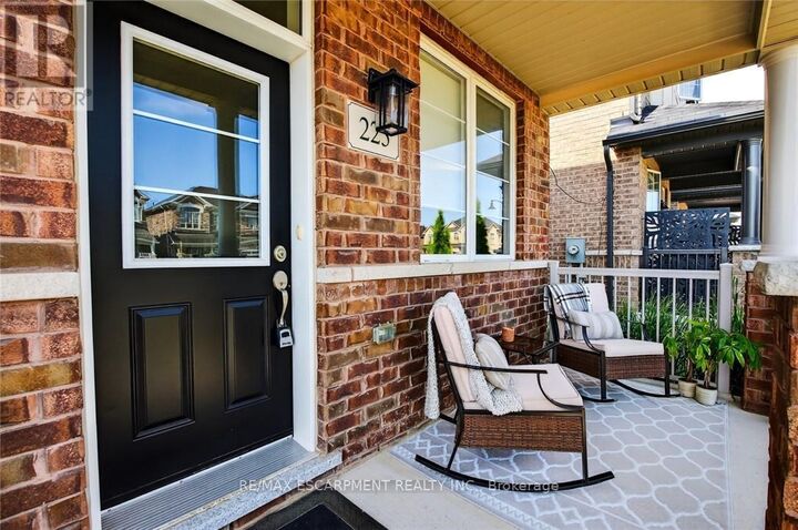 Property Photo:  225 Skinner Road South  ON L0R 2H1 