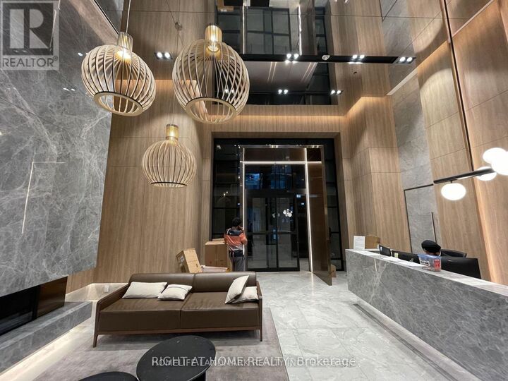 Property Photo:  252 Church Street 3801  ON M5B 1Z2 